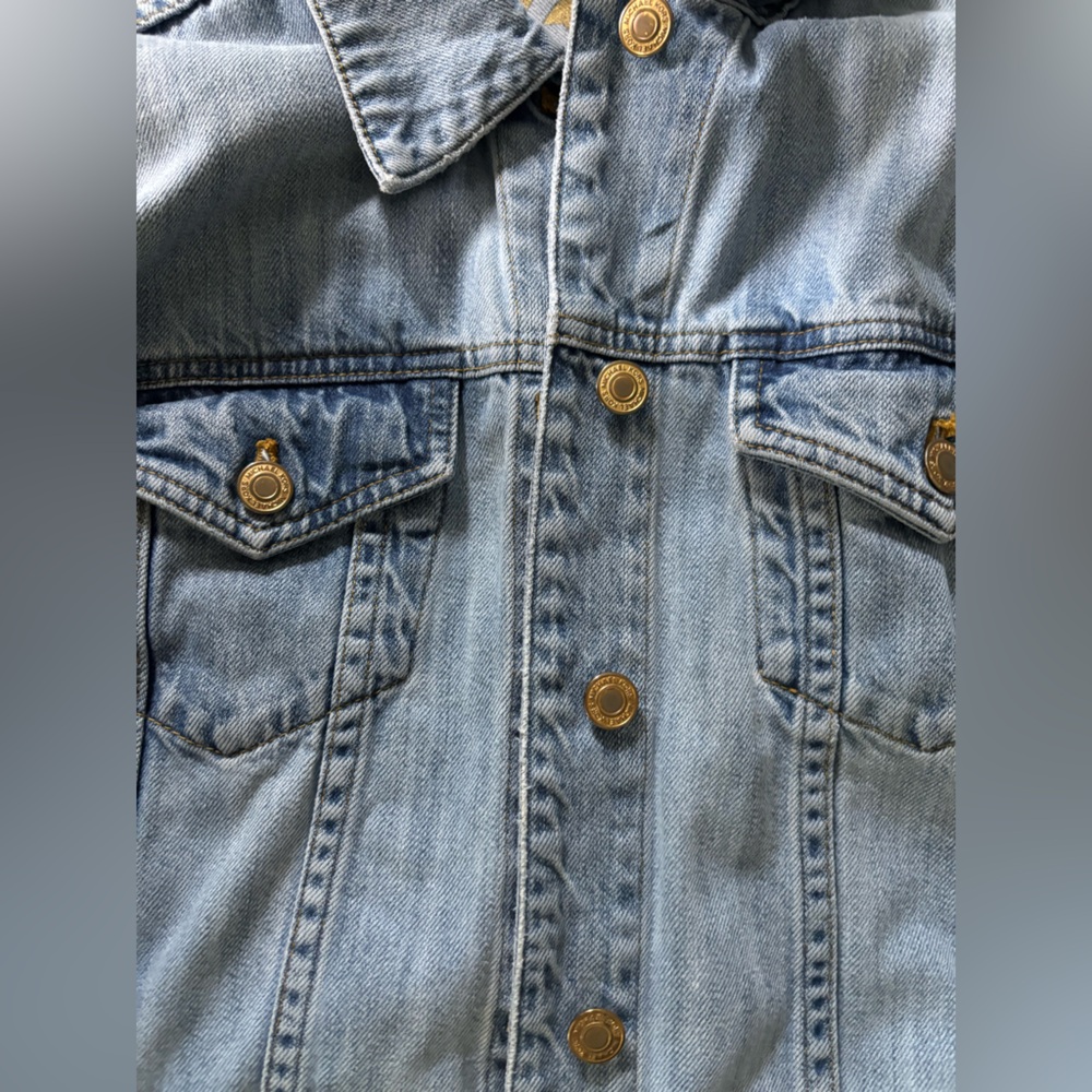 Michael Kors Light Wash Denim Jacket size Small - Picture 5 of 10